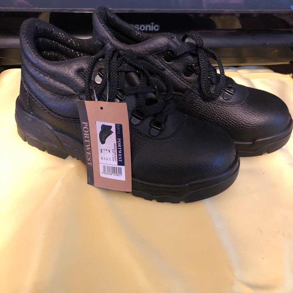 Shoes - Picture 2 of 2